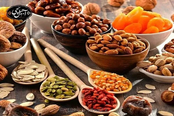 متخصص تغذیه: از مصرف بیش از اندازه آجیل و شیرینی بپرهیزید